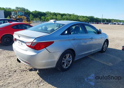 2013 Hyundai Sonata Gls z USA, uszkodzony, nr VIN 5NPEB4AC6DH712943